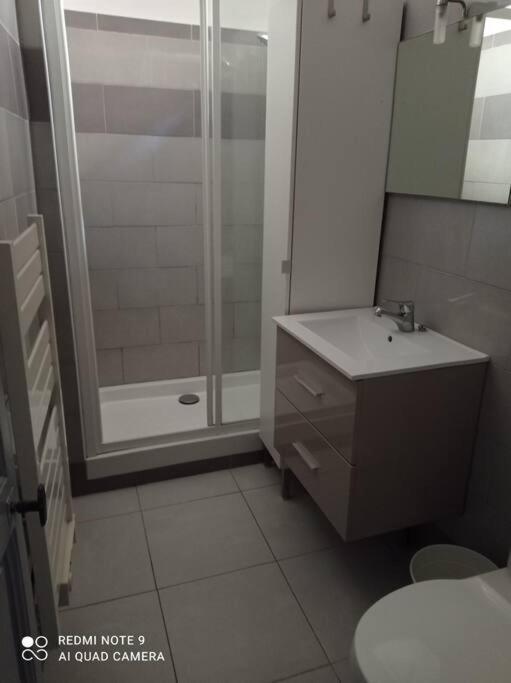 Appartement Au Coeur Du Village Sanary-sur-Mer Dış mekan fotoğraf